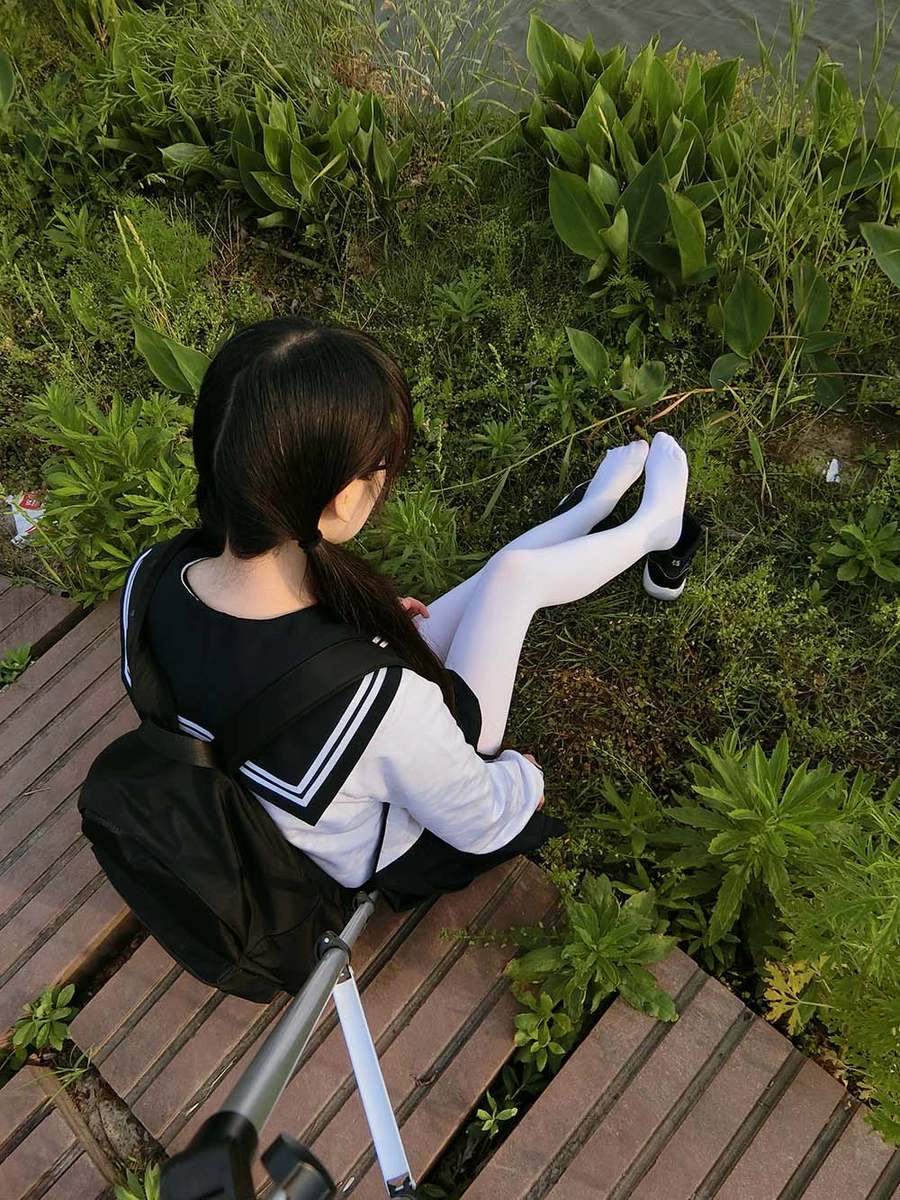 西尔酱 – 户外JK白丝 Cosplay-第1张