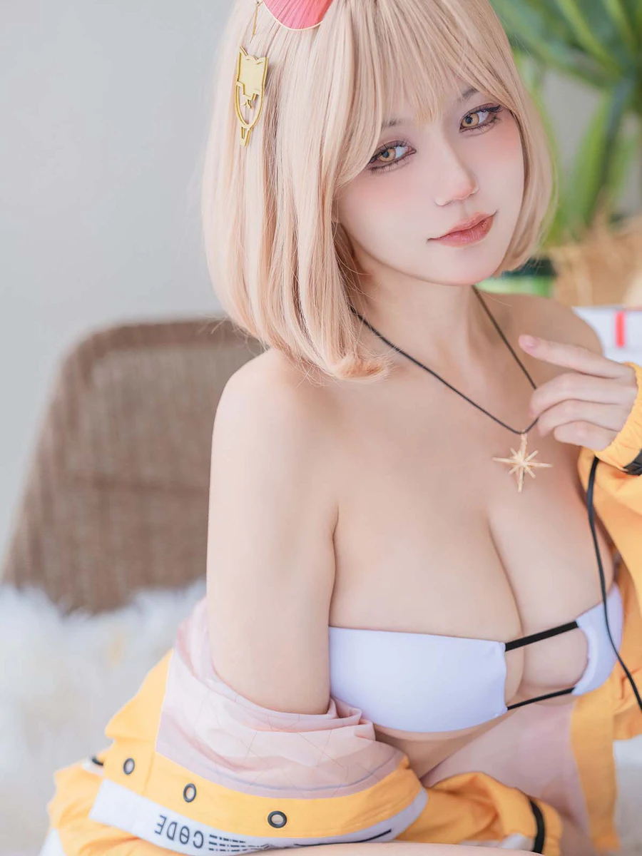 小仓千代w – 11月红 Cosplay-第1张