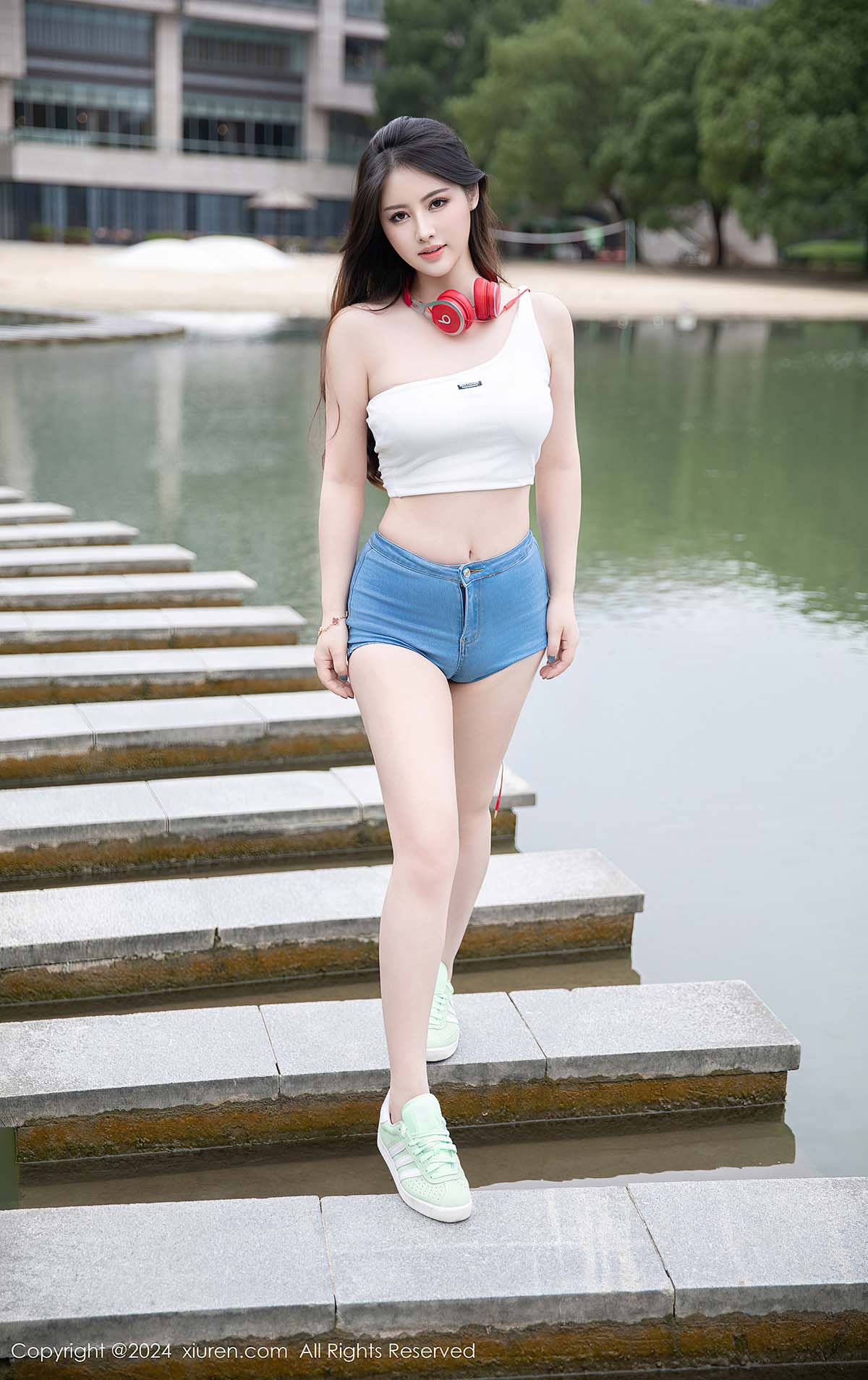 [Xiuren秀人网]2024.10.28 NO.9354 诗诗kiki Xiuren秀人网-第2张