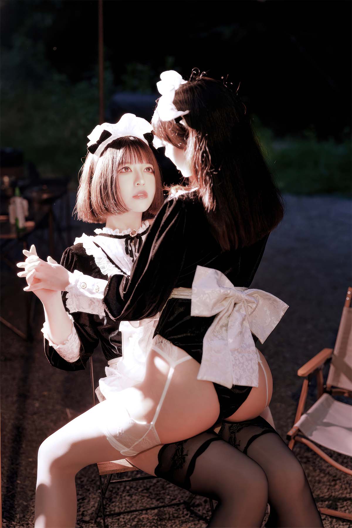 面饼仙儿 & 半半子 – Maid姉妹 Cosplay-第1张
