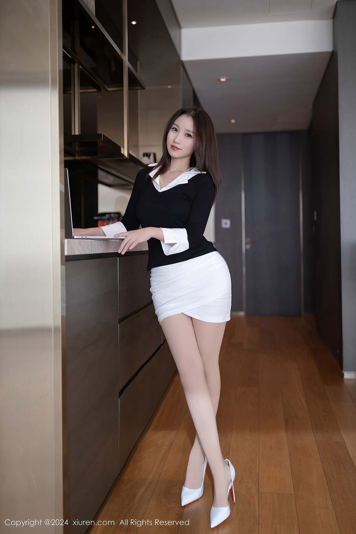 [Xiuren秀人网]2024.12.12 NO.9587 杏子Yada Xiuren秀人网-第1张