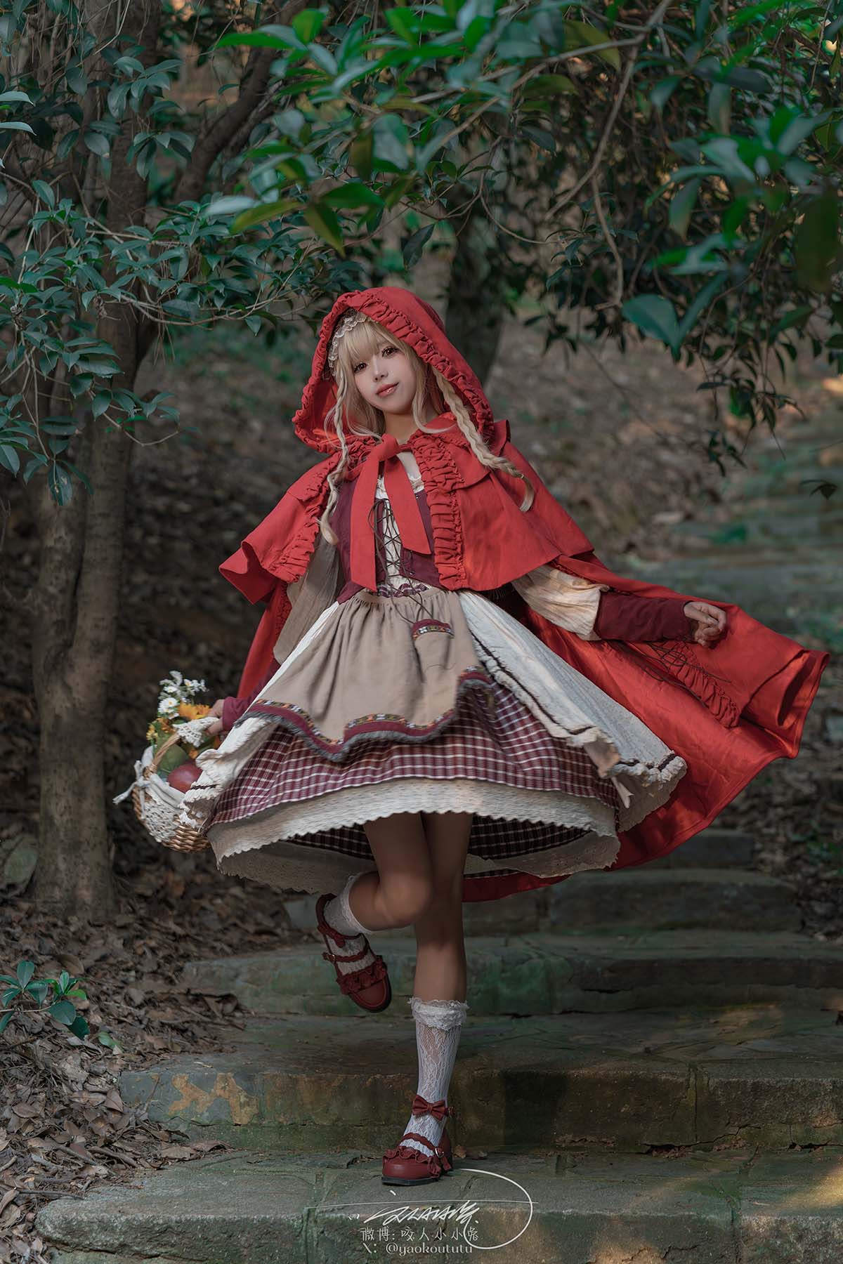 咬一口兔娘 – 迷途小红帽 Cosplay-第1张