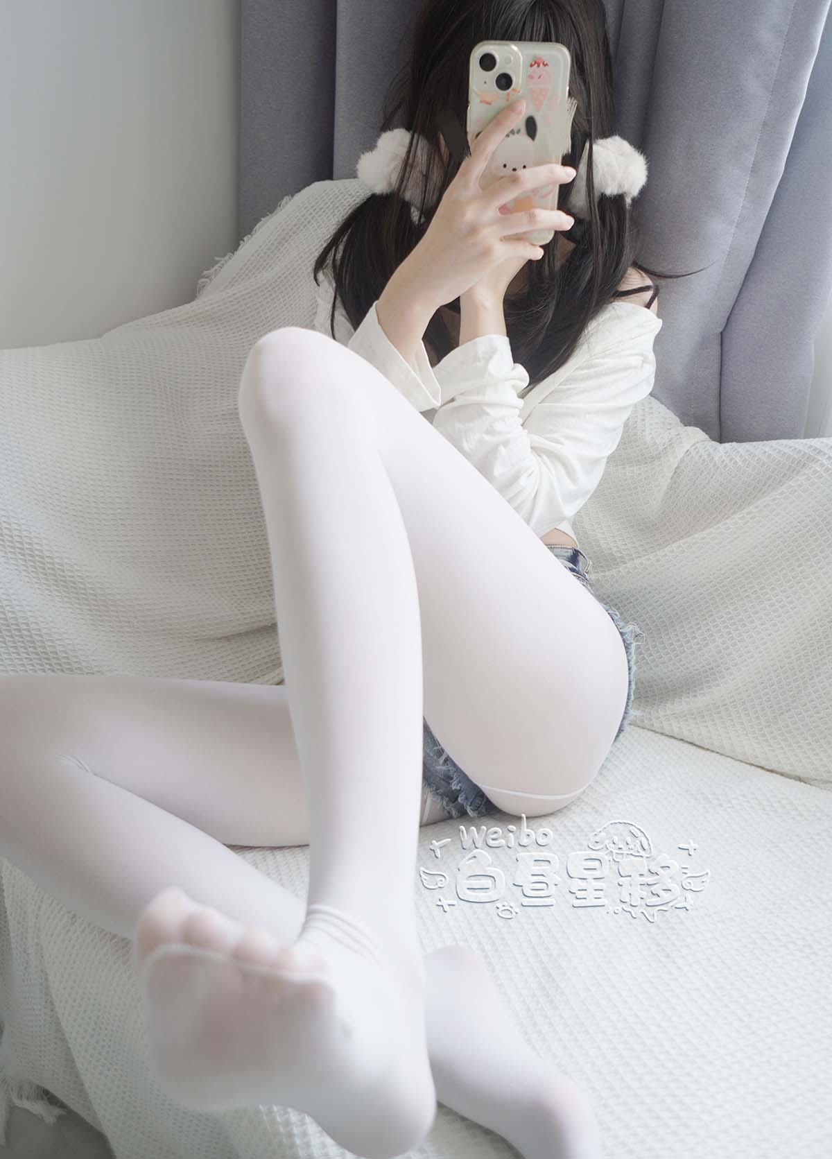 白昼星移 – 居家牛仔热裤白裤袜 Cosplay-第1张