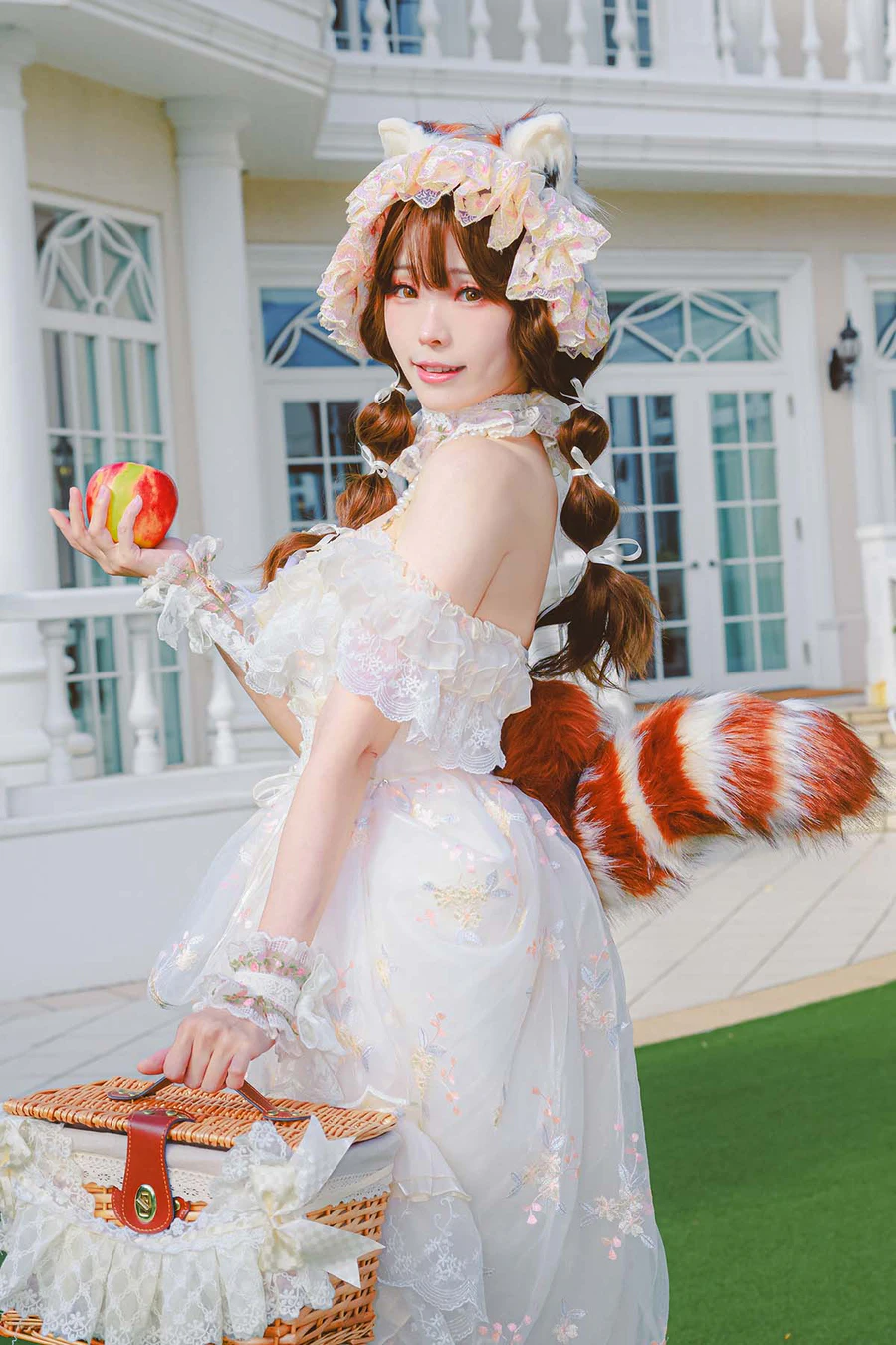 Ely_eee(ElyEE子) – Red panda & Apple 小熊貓蘋果香 Cosplay-第1张