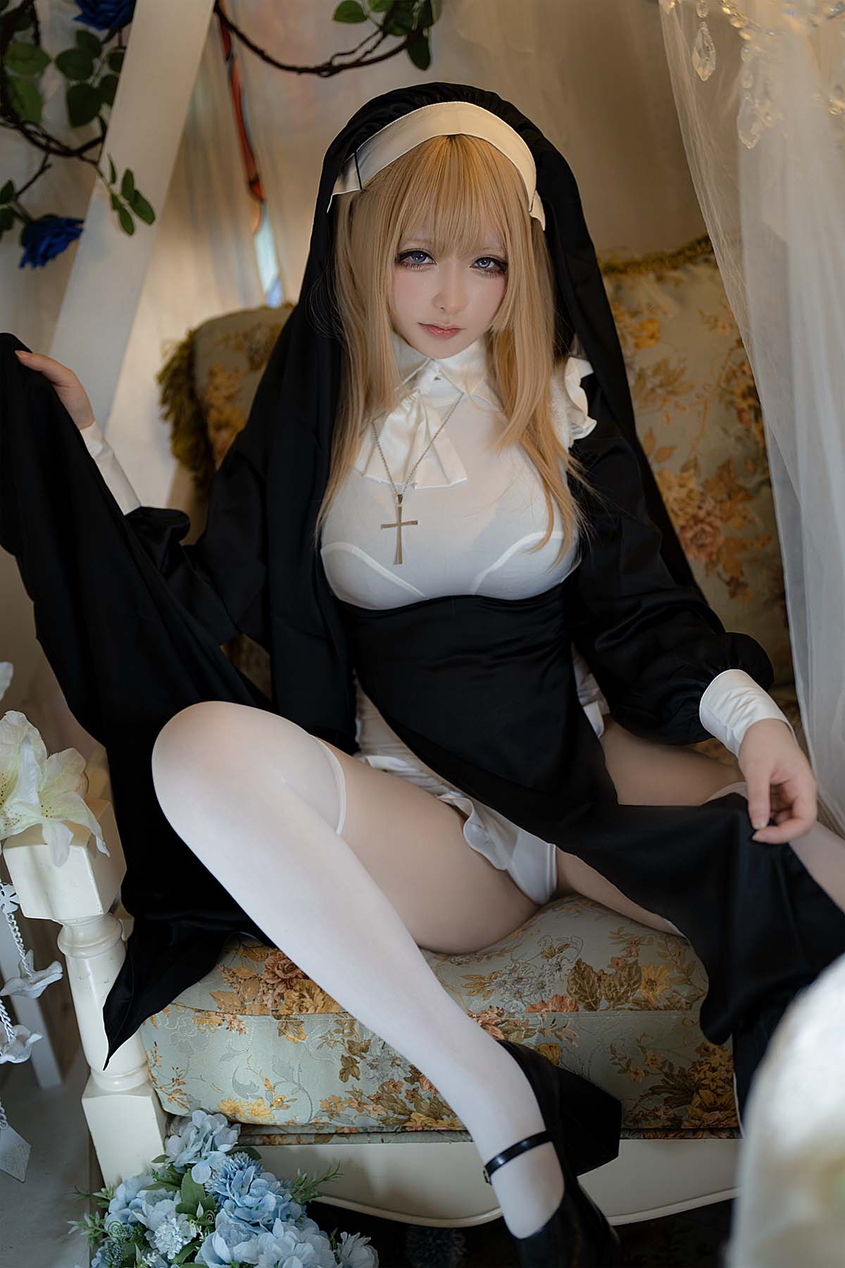 樱梨梨 – 修女 Cosplay-第1张