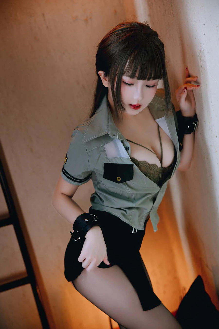 日奈娇 – 教官 Cosplay-第1张