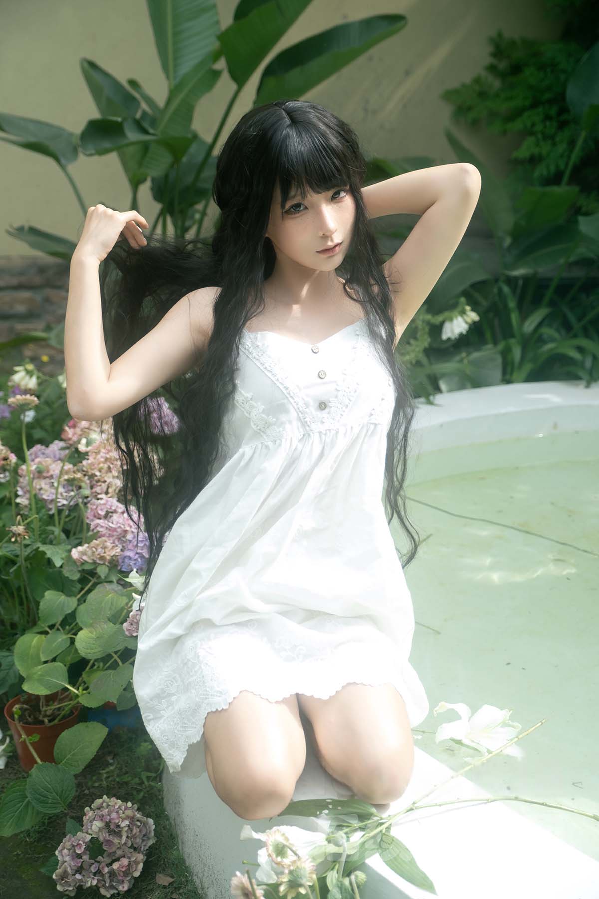 蠢沫沫 – 白吊带 Cosplay-第1张