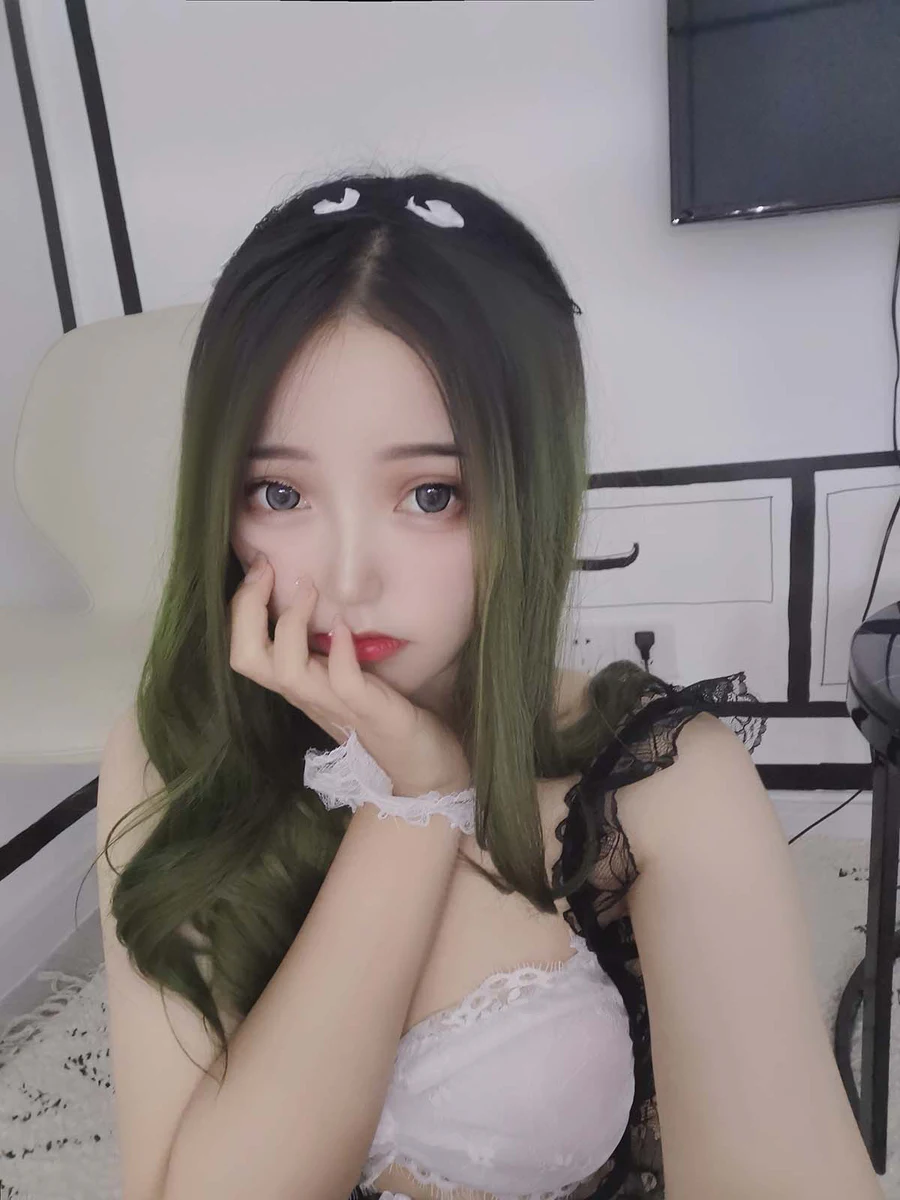 eloise软软 – 日常自拍 Cosplay-第1张