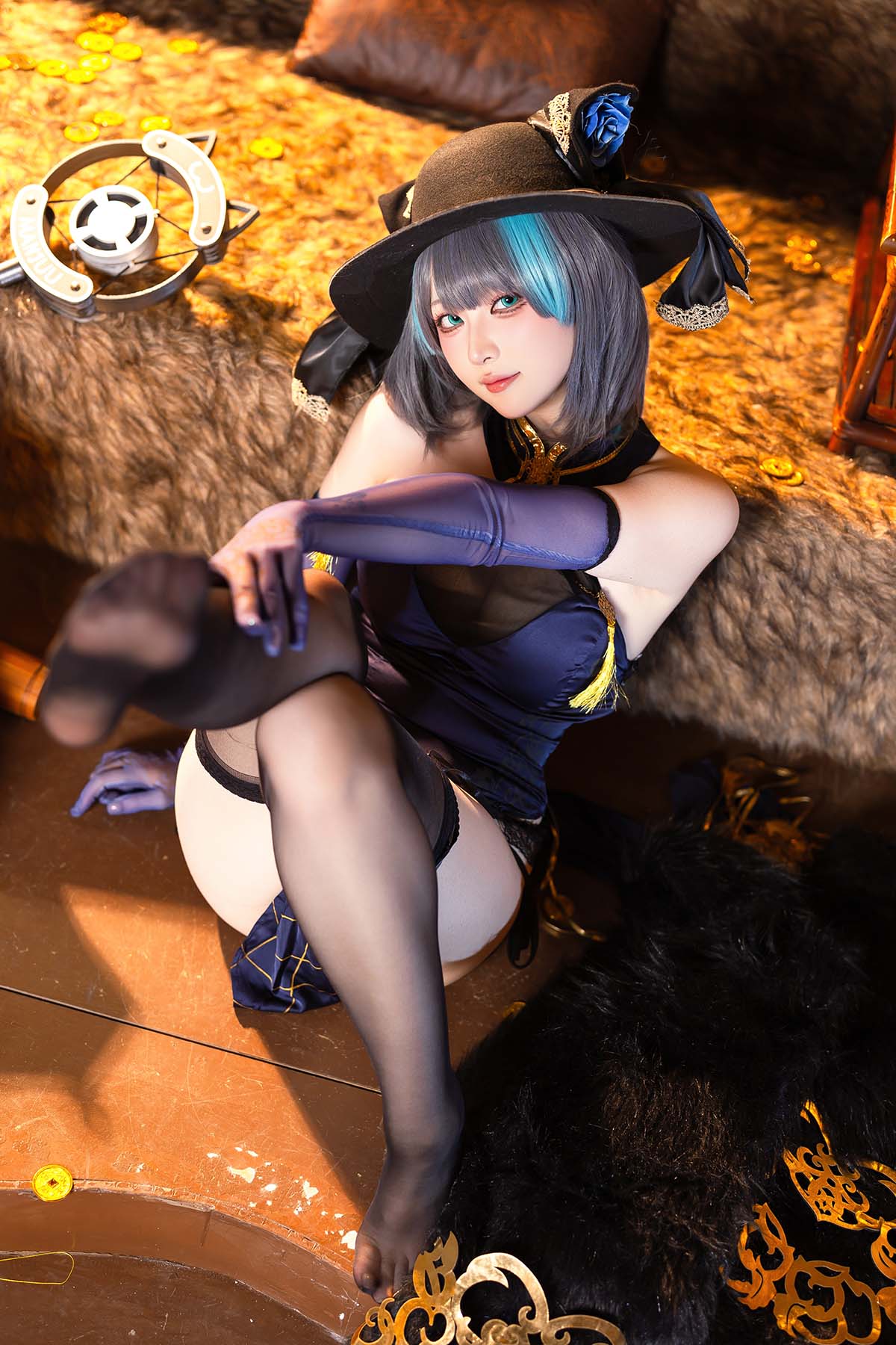 屿鱼 – 金装猫猫头 Cosplay-第1张