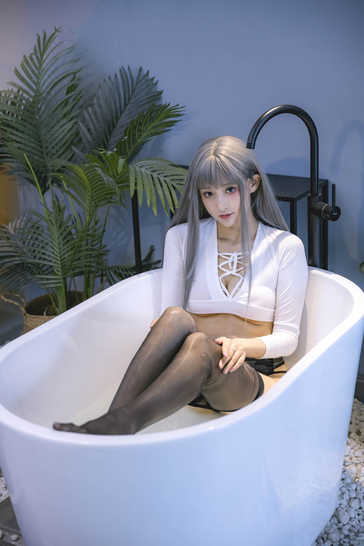 冬马路纱 – 浴缸湿身黑丝 Cosplay-第1张