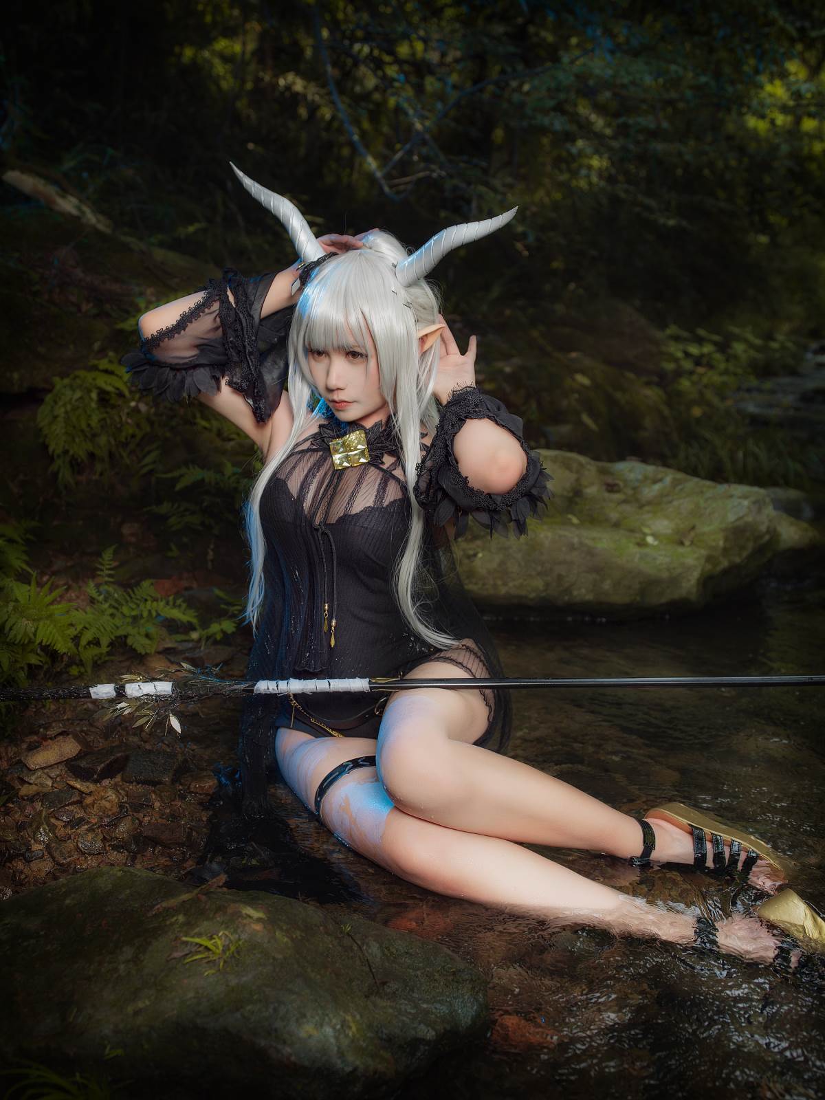 麻花麻花酱 – 明日方舟 闪灵泳装 Cosplay-第1张