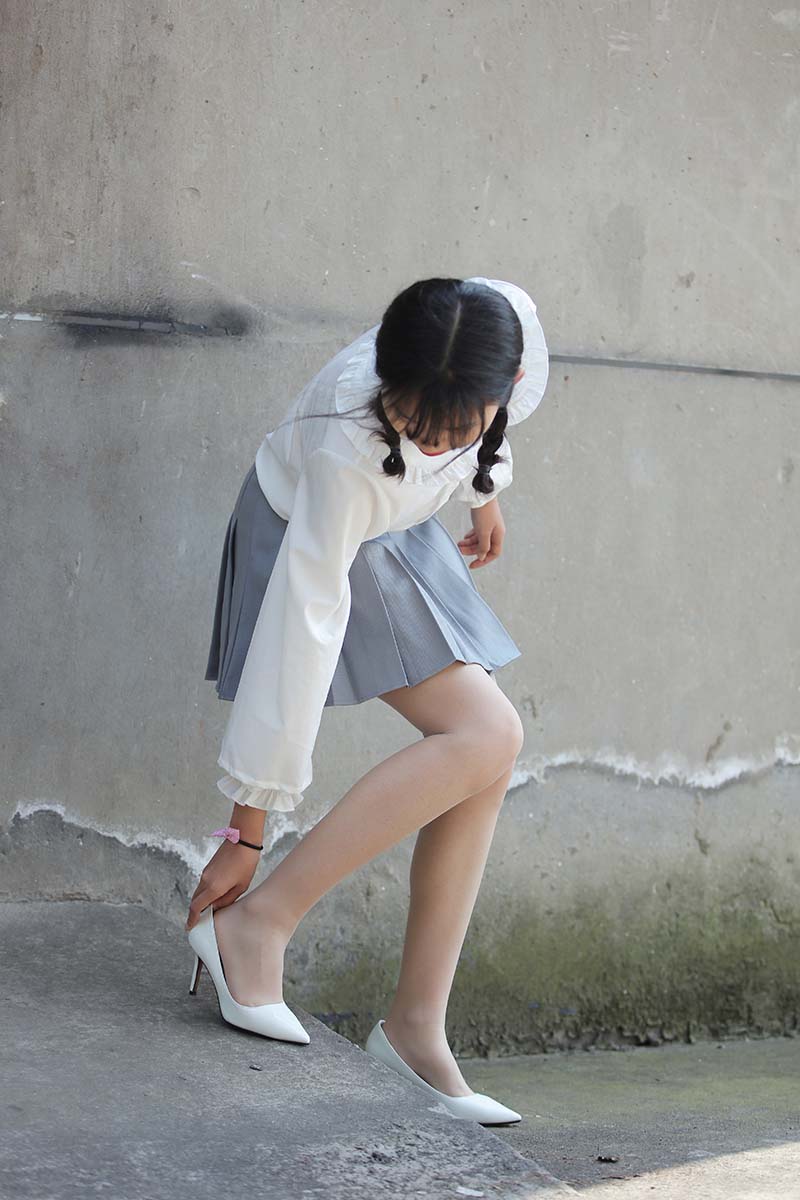 奈丝写真 NO.072 小橙子 扎马尾辫 穿白褶裙 奈丝写真-第2张