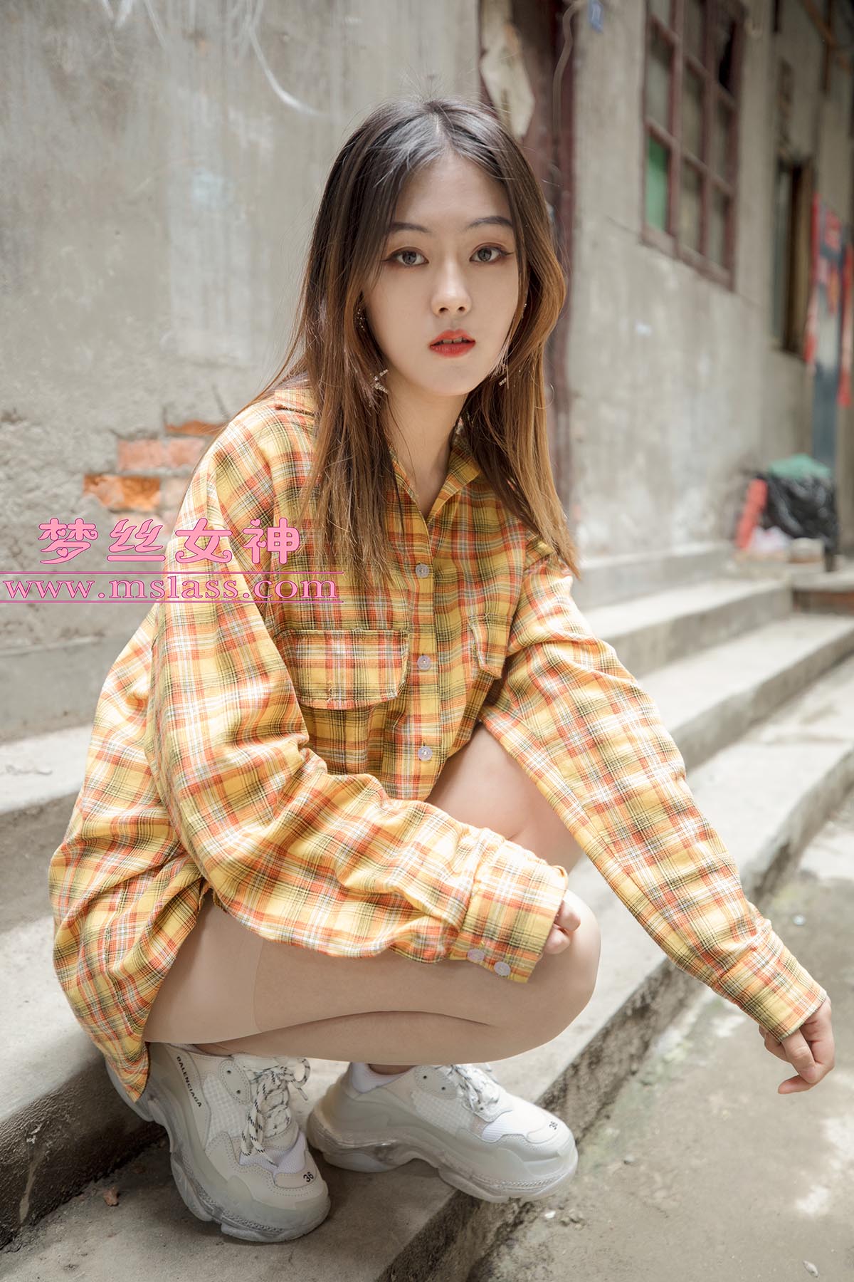 [MSLASS梦丝女神]2019.04.23 NO.002 复古楼的性感美 梦素 MSLASS梦丝女神-第1张