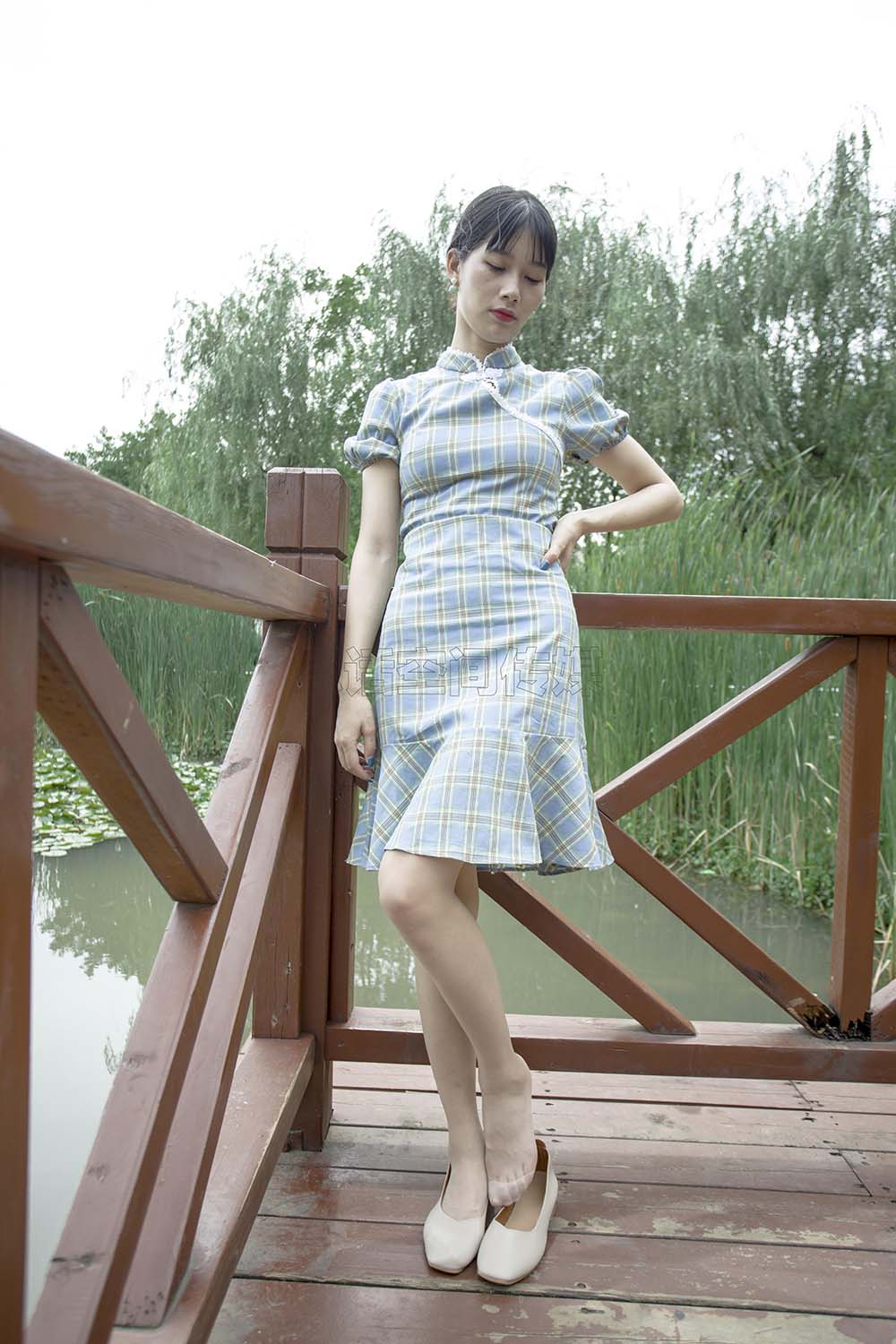 [SiHua思话]SH173 诗诗__旗袍肉丝女孩逛公园 SiHua思话-第1张