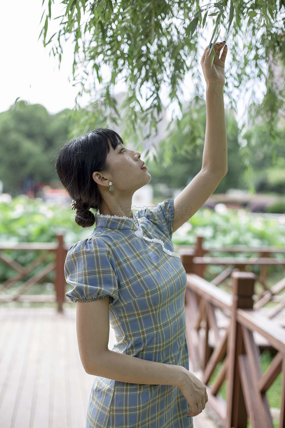 [SiHua思话]SH173 诗诗__旗袍肉丝女孩逛公园 SiHua思话-第2张