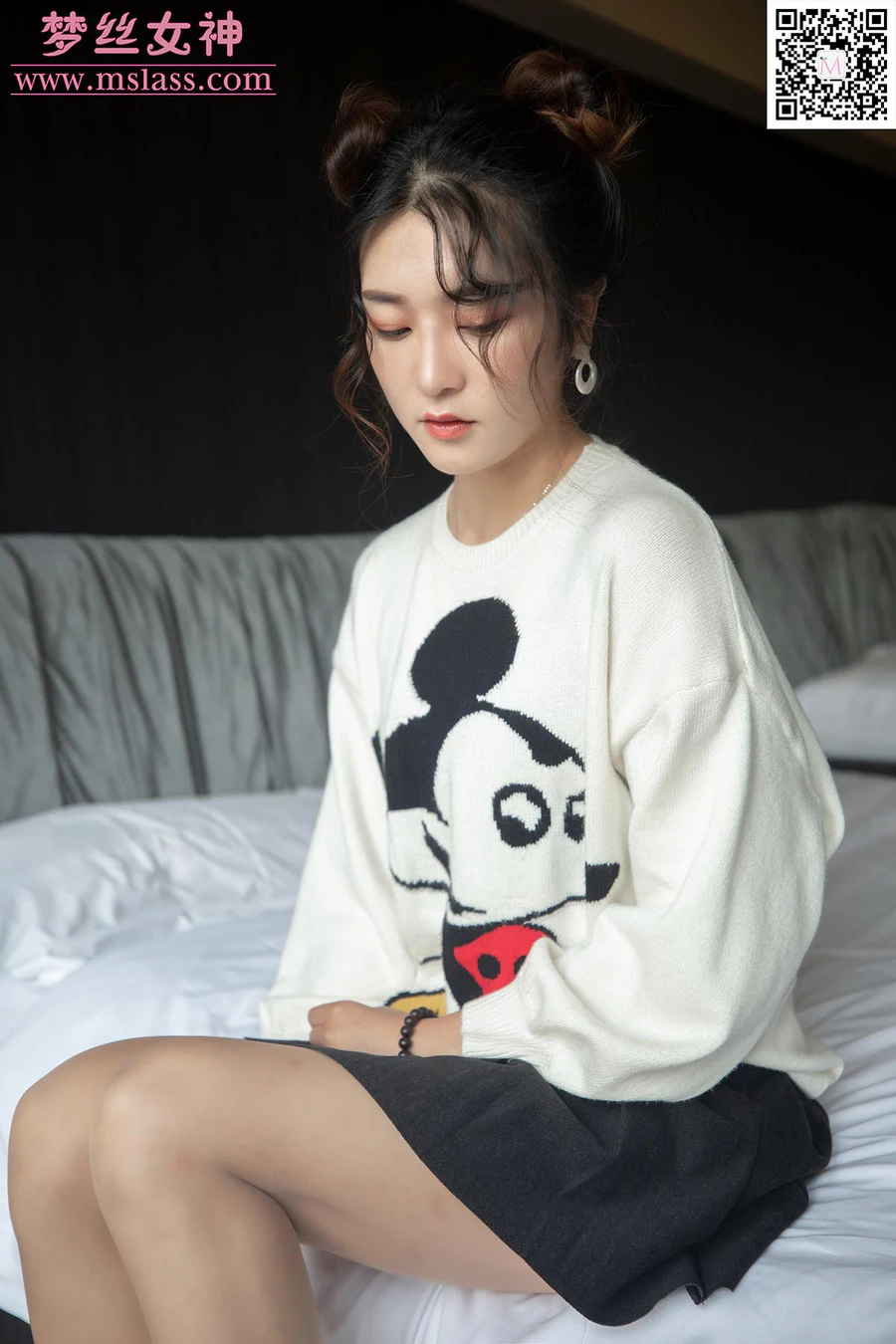 [MSLASS梦丝女神]2019.11.12 NO.064 雨晨 白卫衣下的丝袜 MSLASS梦丝女神-第1张