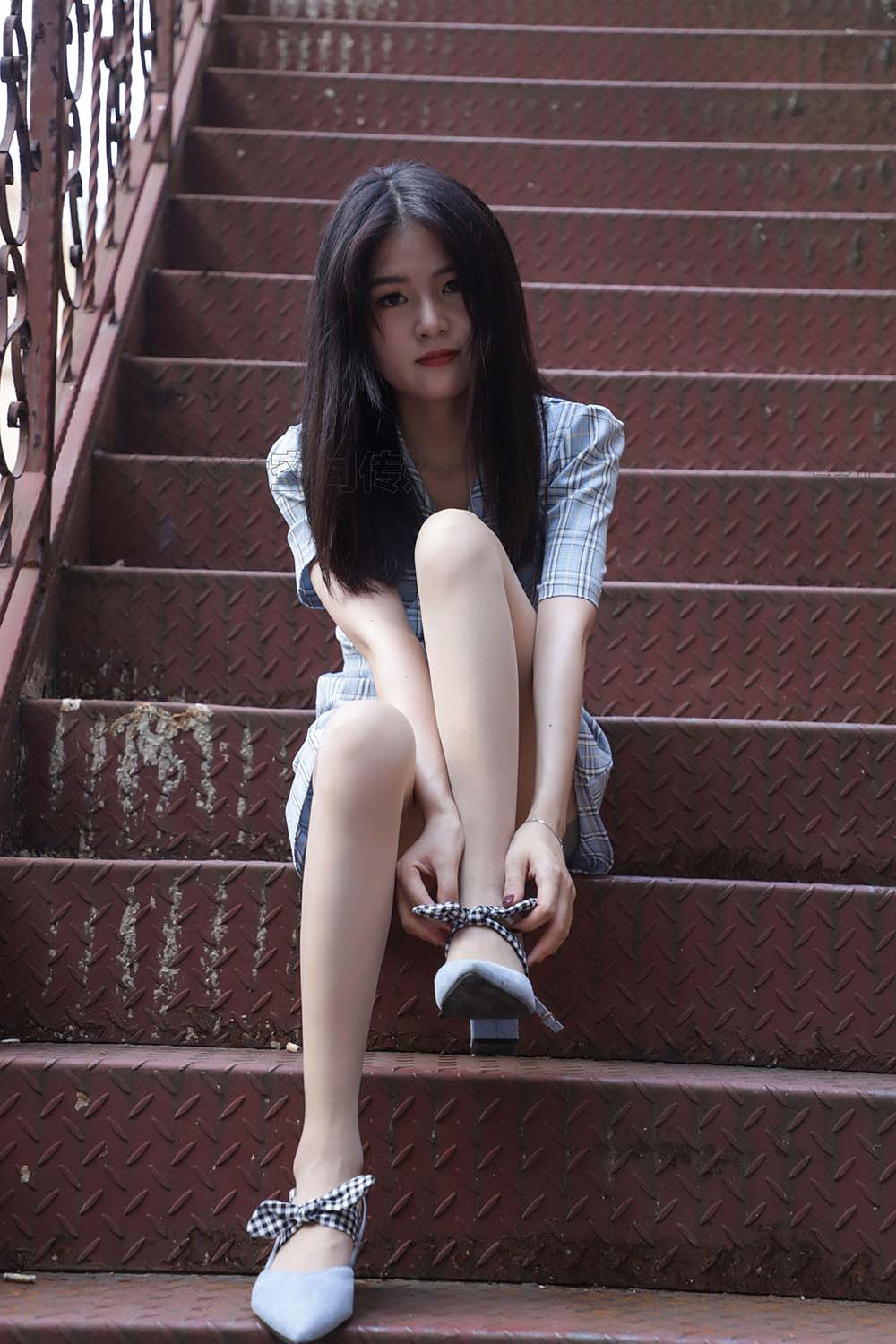 [SiHua思话]SJ022 筱蝶 楼梯道的学院女神 SiHua思话-第2张