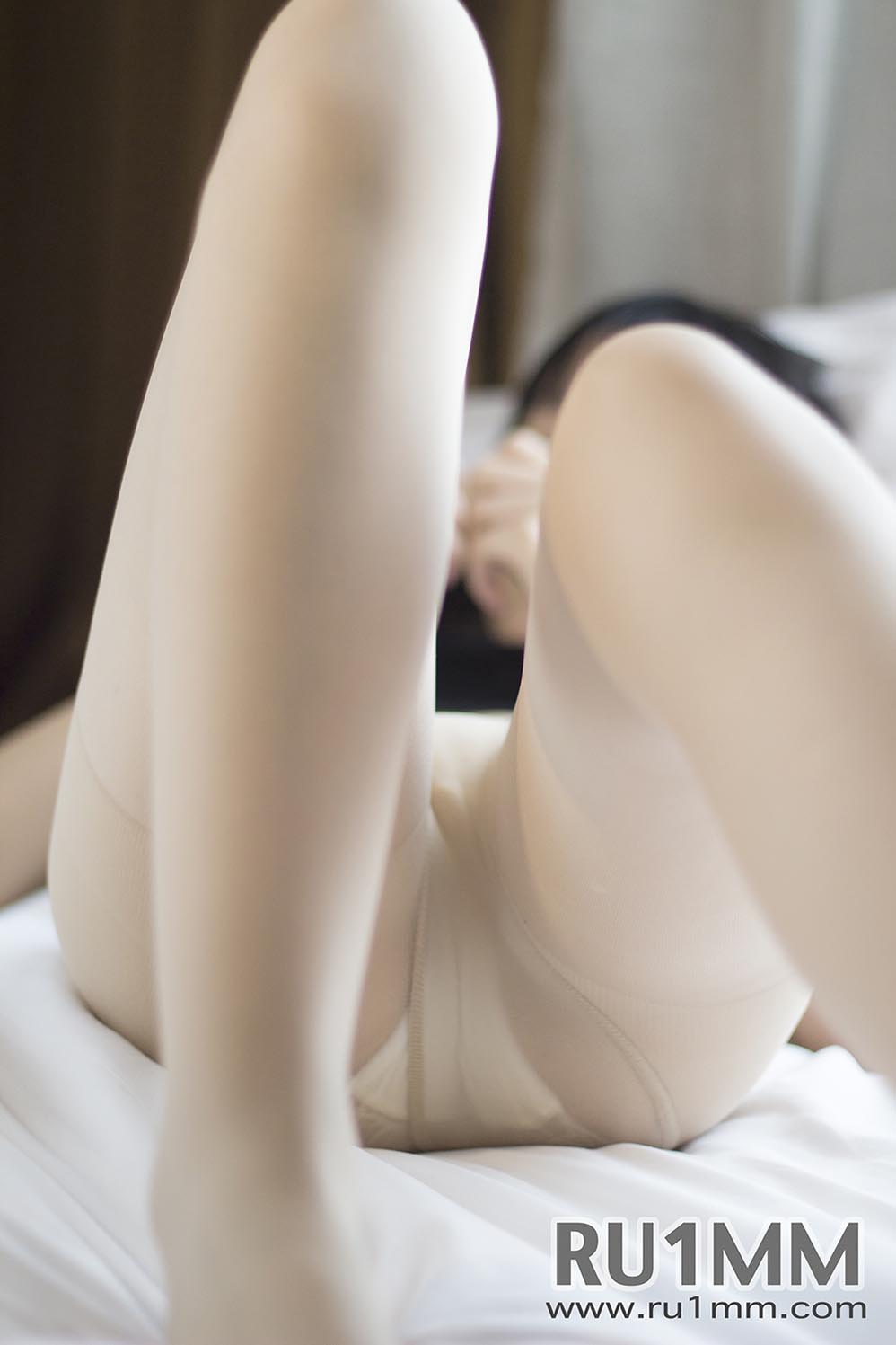 [如壹写真RU1MM]2013-10-28 NO.037 RU1MM如壹写真-第1张