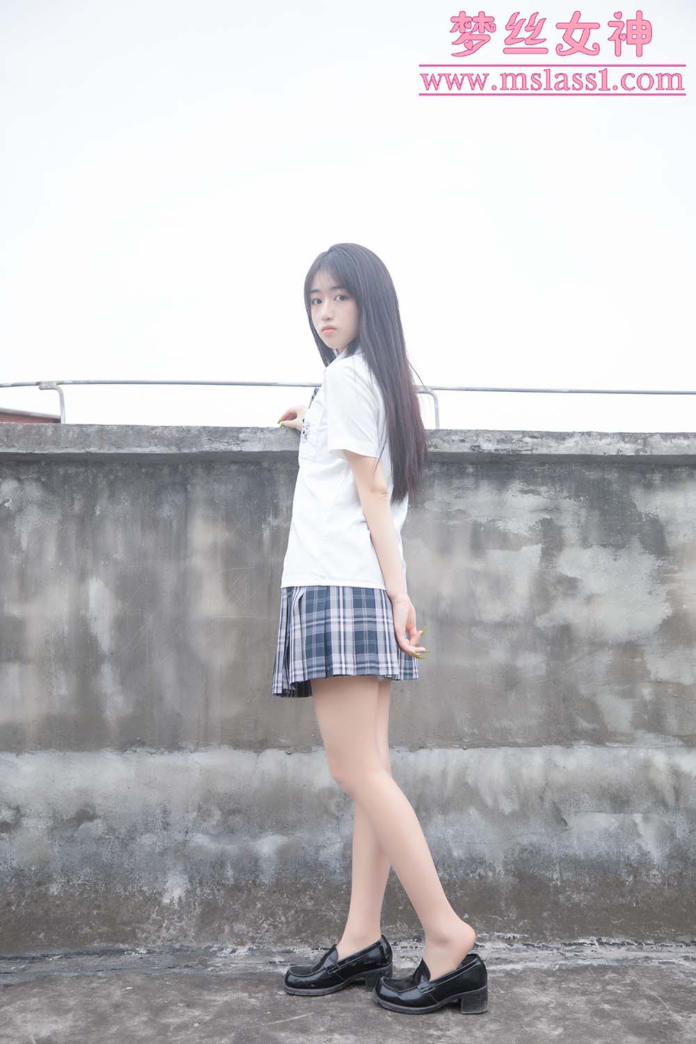 [MSLASS梦丝女神]2021.06.21 NO.154 天台JK少女 王娇娇 MSLASS梦丝女神-第1张