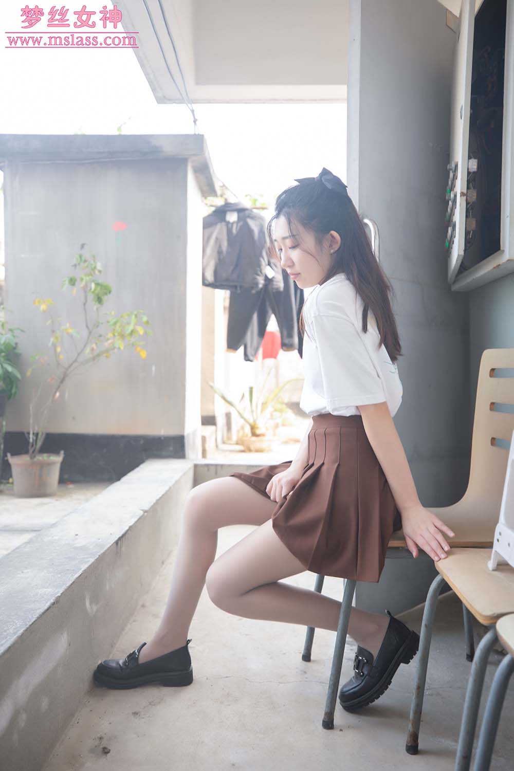 [MSLASS梦丝女神]2022.04.11 NO.173 丝袜JK小格调 张小雪 MSLASS梦丝女神-第2张