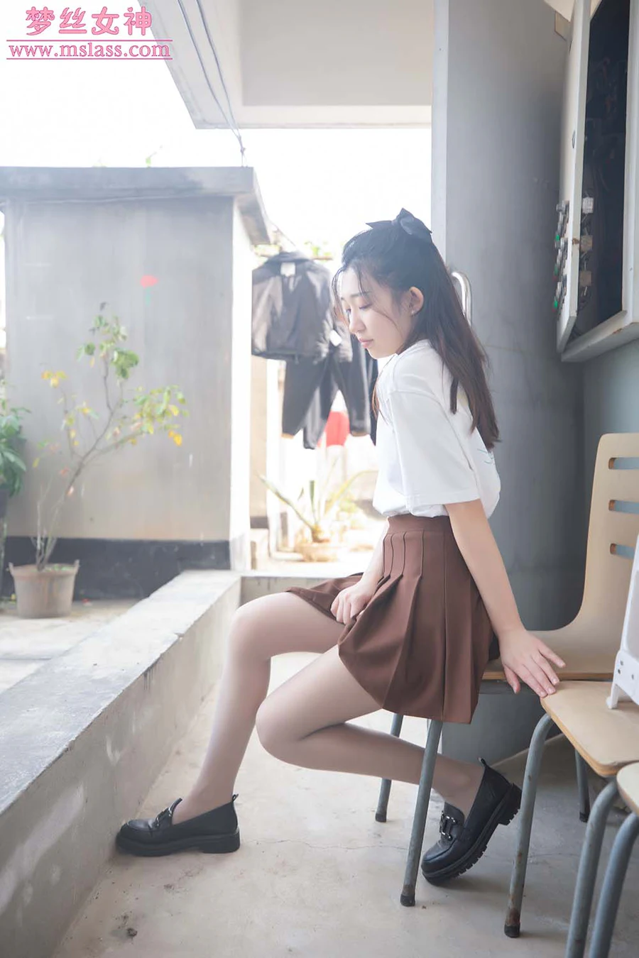 [MSLASS梦丝女神]2022.04.11 NO.173 丝袜JK小格调 张小雪 MSLASS梦丝女神-第2张