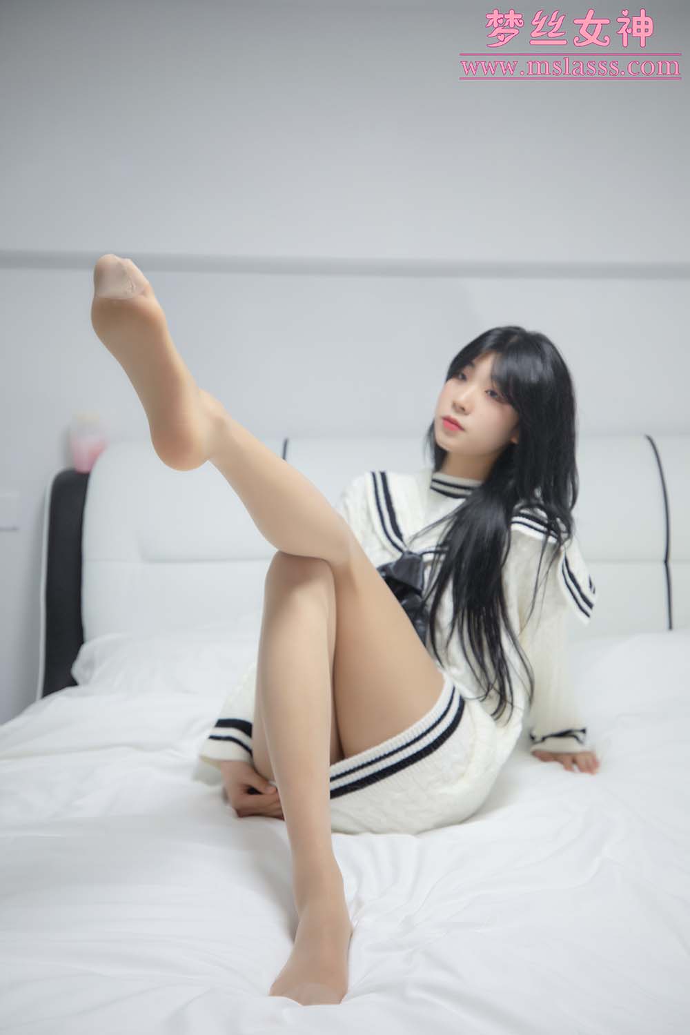 [MSLASS梦丝女神]2021.11.17 NO.168 白衣大长腿 韩飞儿 MSLASS梦丝女神-第2张