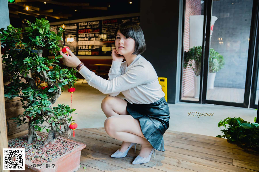 袜涩写真 VOL.014 新模瑞拉咖啡店 WSXZ袜涩写真-第1张