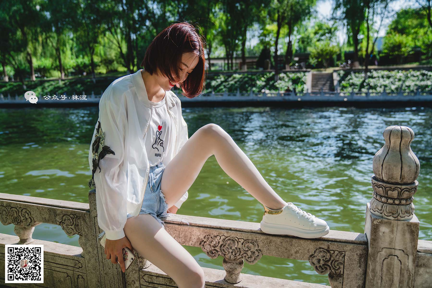 袜涩写真 VOL.010 当穿白丝的妹子遇到大叔 WSXZ袜涩写真-第2张