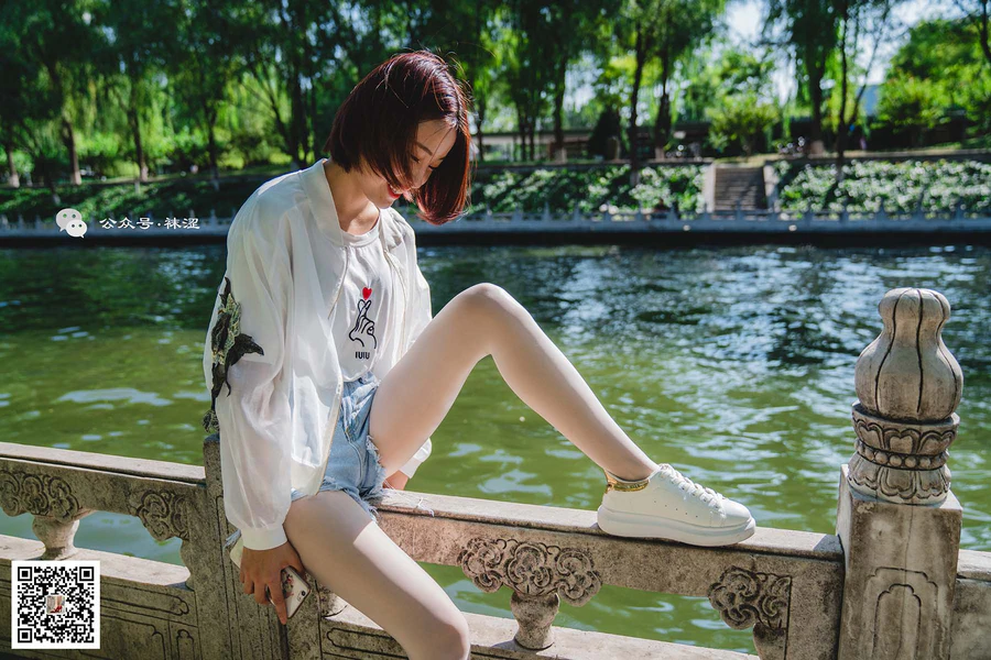 袜涩写真 VOL.010 当穿白丝的妹子遇到大叔 WSXZ袜涩写真-第2张