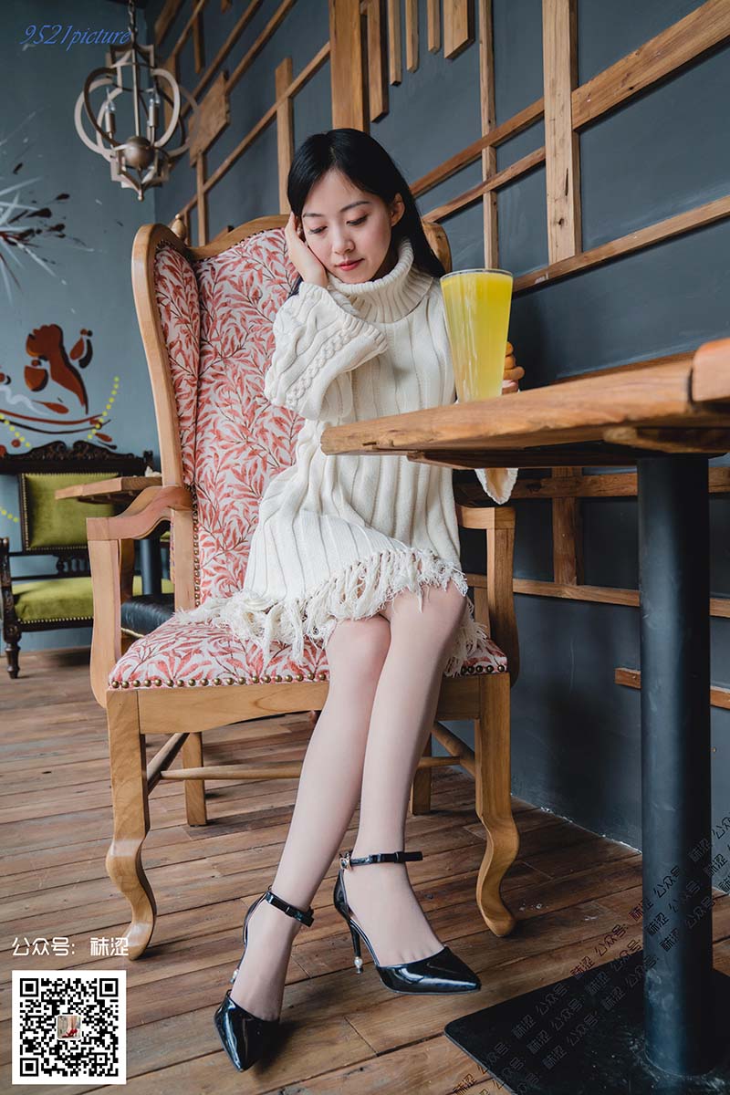 袜涩写真 VOL.023 莎莎的温柔毛衣与肤色丝袜 WSXZ袜涩写真-第1张