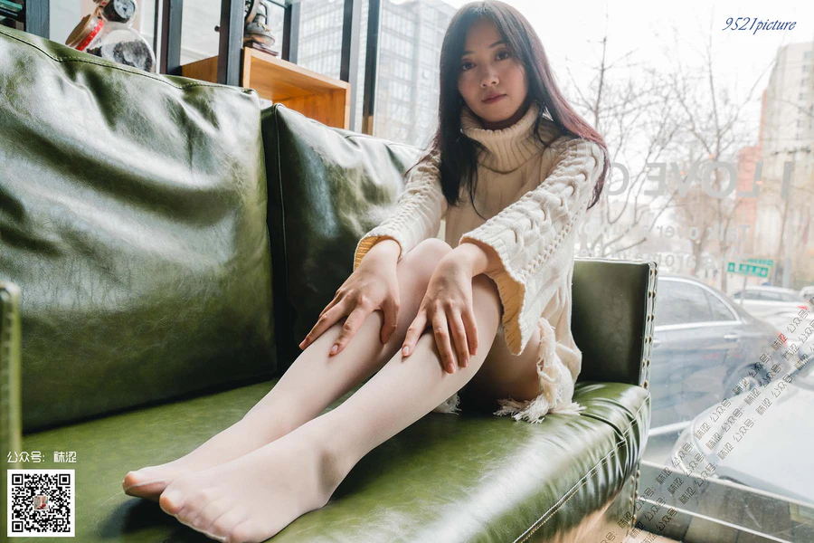 袜涩写真 VOL.023 莎莎的温柔毛衣与肤色丝袜 WSXZ袜涩写真-第2张