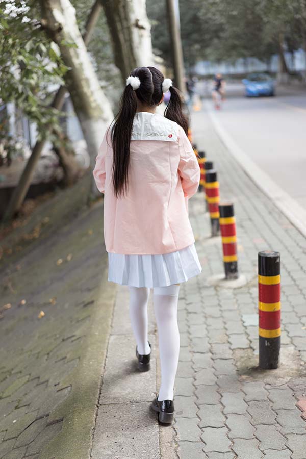 萝莉丝控-喵写真 VOL.010 江边的马尾妹 MXZ喵写真-第1张