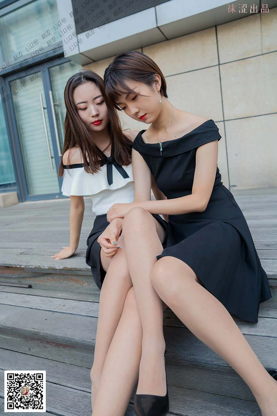 袜涩写真 VOL.043 暖暖与Matilda国庆双丝大秀 WSXZ袜涩写真-第1张