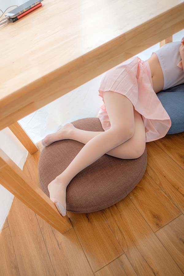 萝莉丝控-喵写真 VOL.027 粉色的假日 MXZ喵写真-第1张