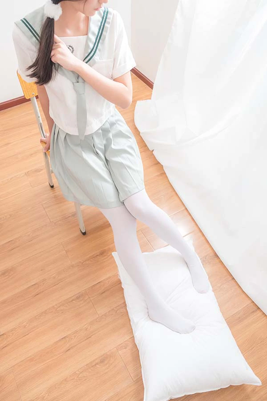 萝莉丝控-喵写真 VOL.025 逆光的白丝 MXZ喵写真-第1张
