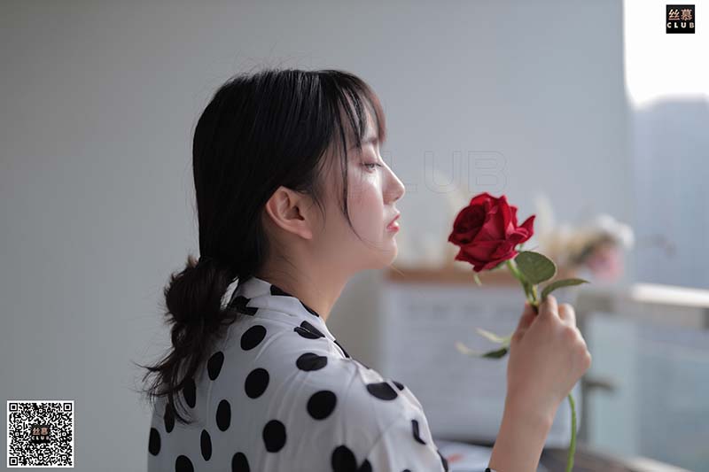 [丝慕GIRL]SM093 天天一元 模特：佳佳《包裙里的秘密》 SM丝慕GIRL-第2张