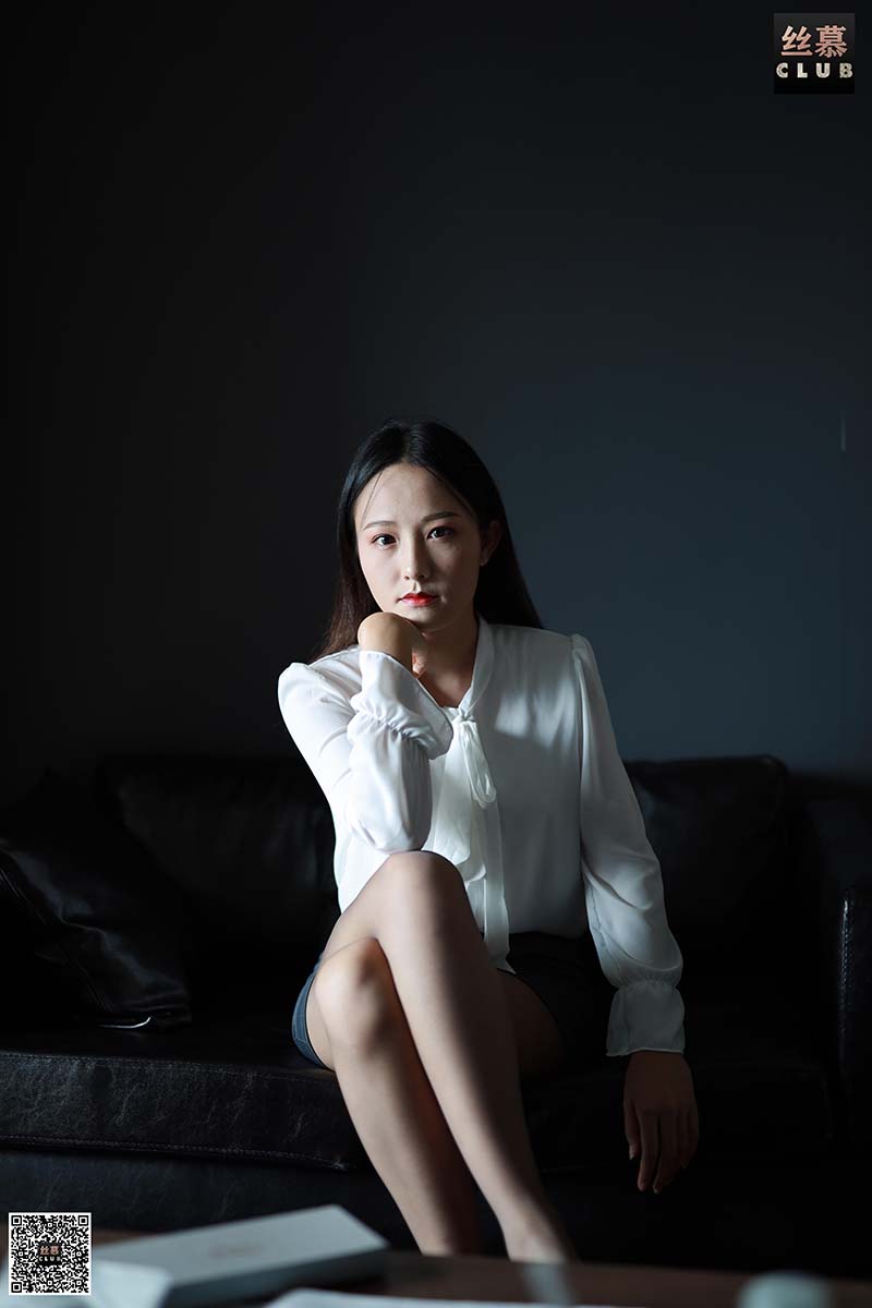 [丝慕GIRL]SM087 天天一元 模特：张小姐《张小姐的灰sw》 SM丝慕GIRL-第1张