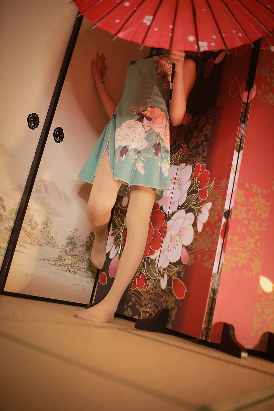 风之领域 NO.156 伞下的旗袍少女 FZLY风之领域-第1张