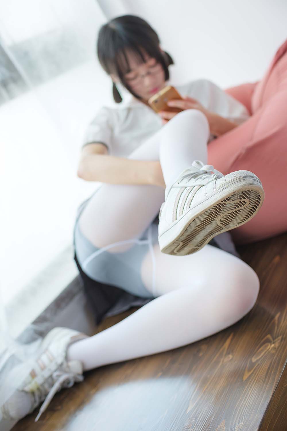 森萝财团写真 BETA-026 红色校服肉丝美足少女 SLCT森萝财团-第1张