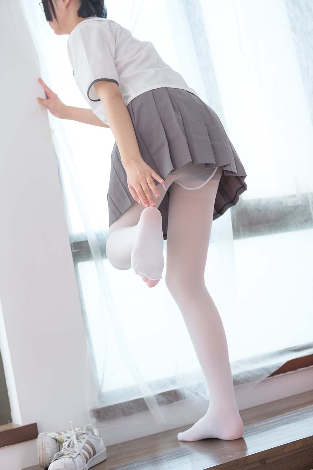 森萝财团写真 BETA-026 红色校服肉丝美足少女 SLCT森萝财团-第2张