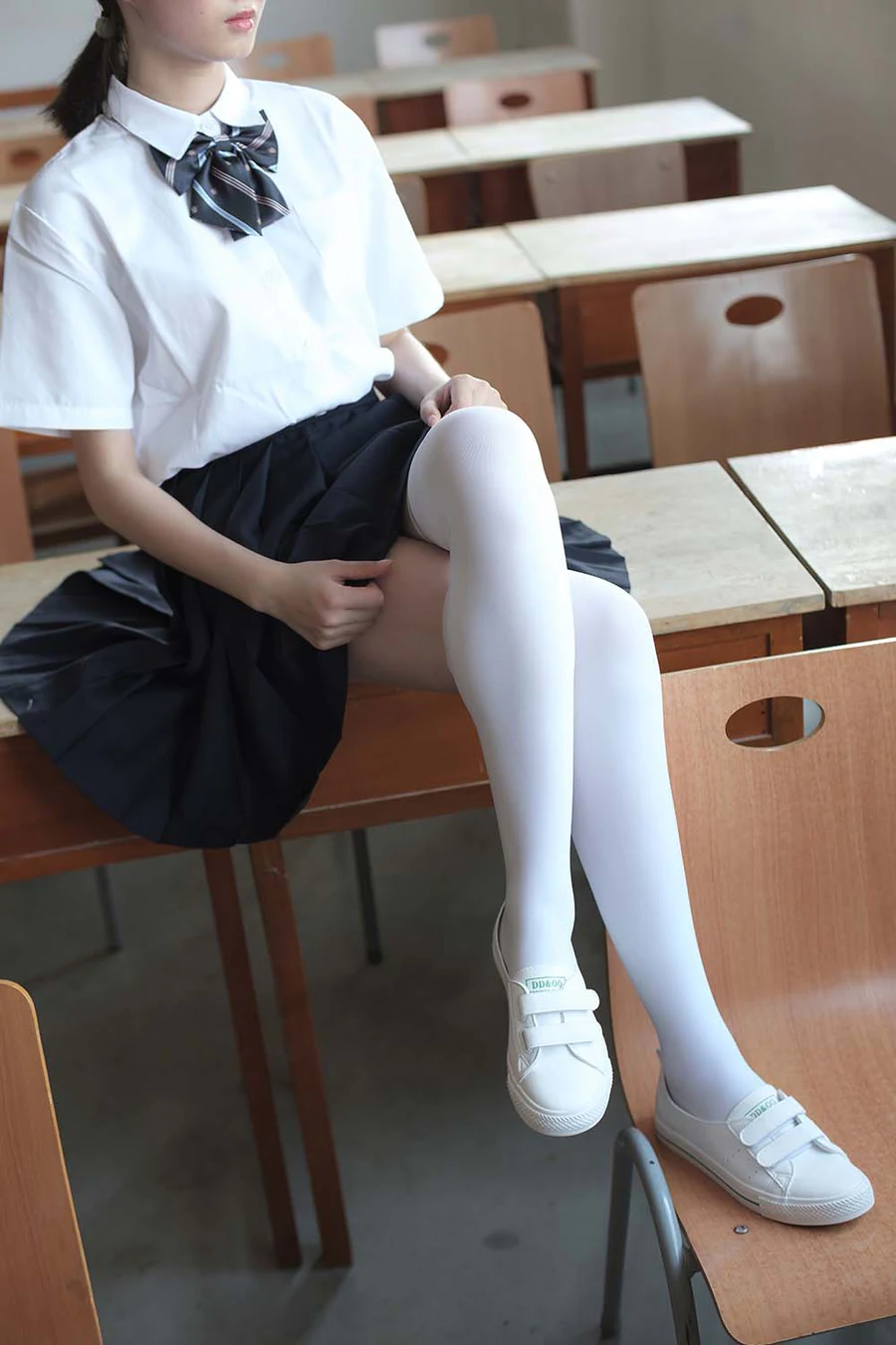 森萝财团写真 BETA-022 教室里的JK白丝少女 SLCT森萝财团-第1张