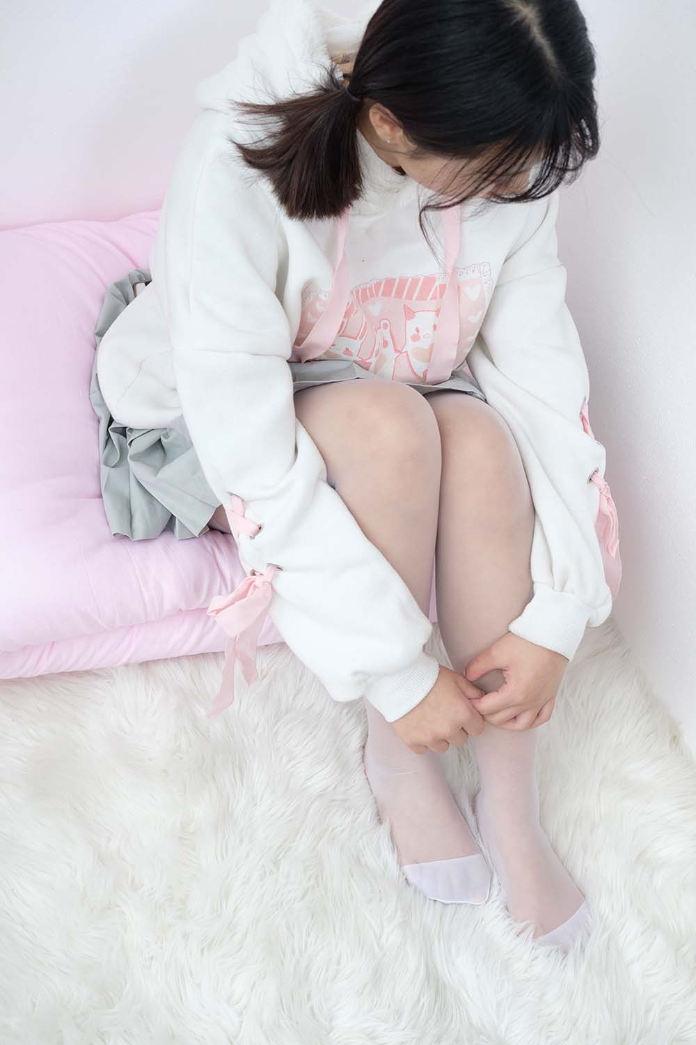 森萝财团写真 BETA-016 白丝美足少女 SLCT森萝财团-第1张