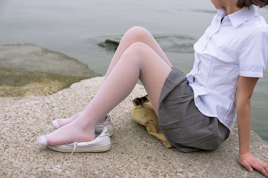 森萝财团写真 BETA-014 学生妹的外拍写真 SLCT森萝财团-第2张
