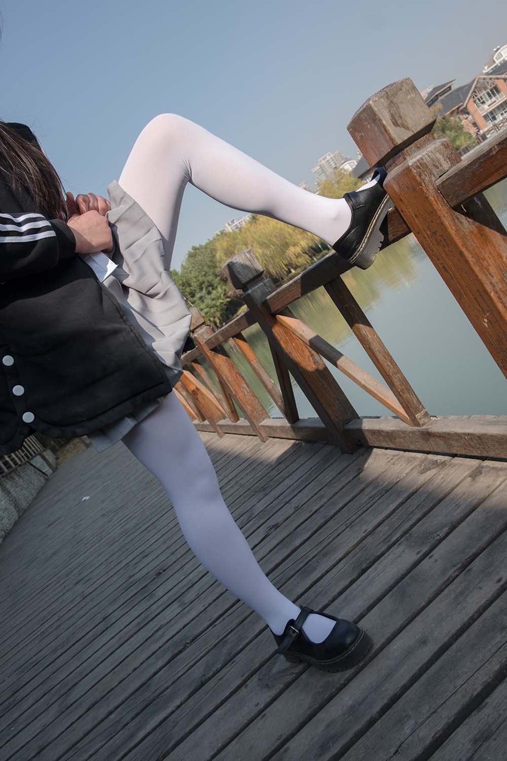 森萝财团写真 BETA-012 户外丝足秀 SLCT森萝财团-第2张
