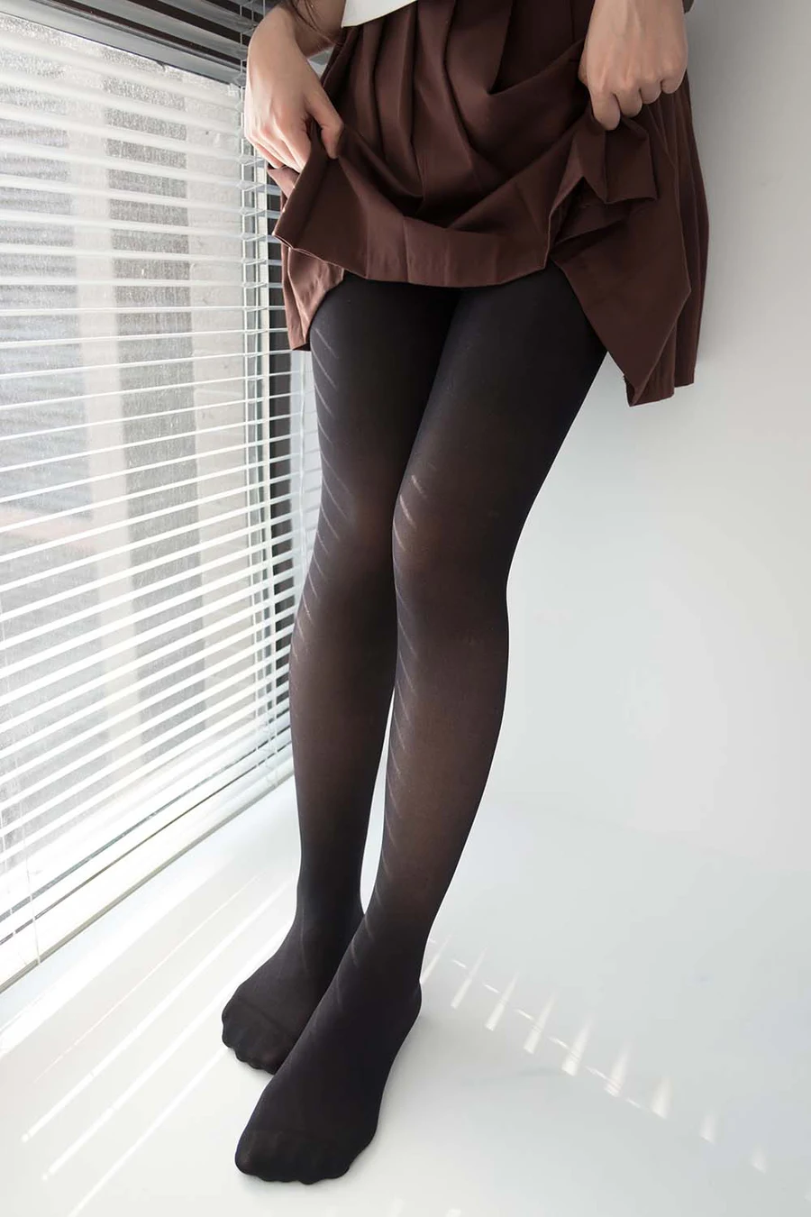 森萝财团写真 BETA-011 JK黑丝美足 SLCT森萝财团-第2张