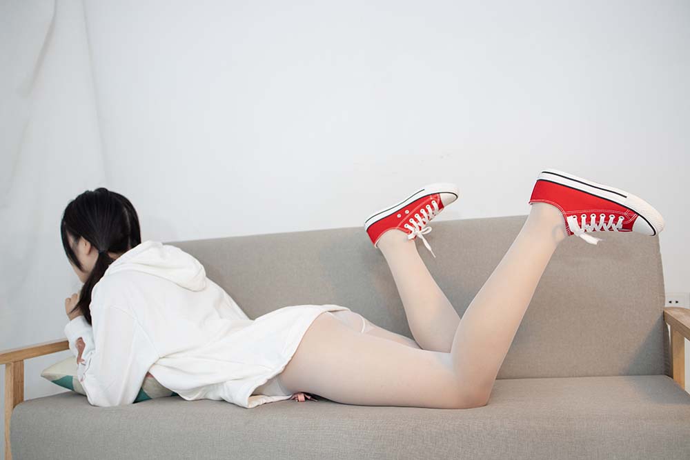 森萝财团写真 JKFUN-040《红色帆布鞋定制》13D白丝 小夜 SLCT森萝财团-第2张