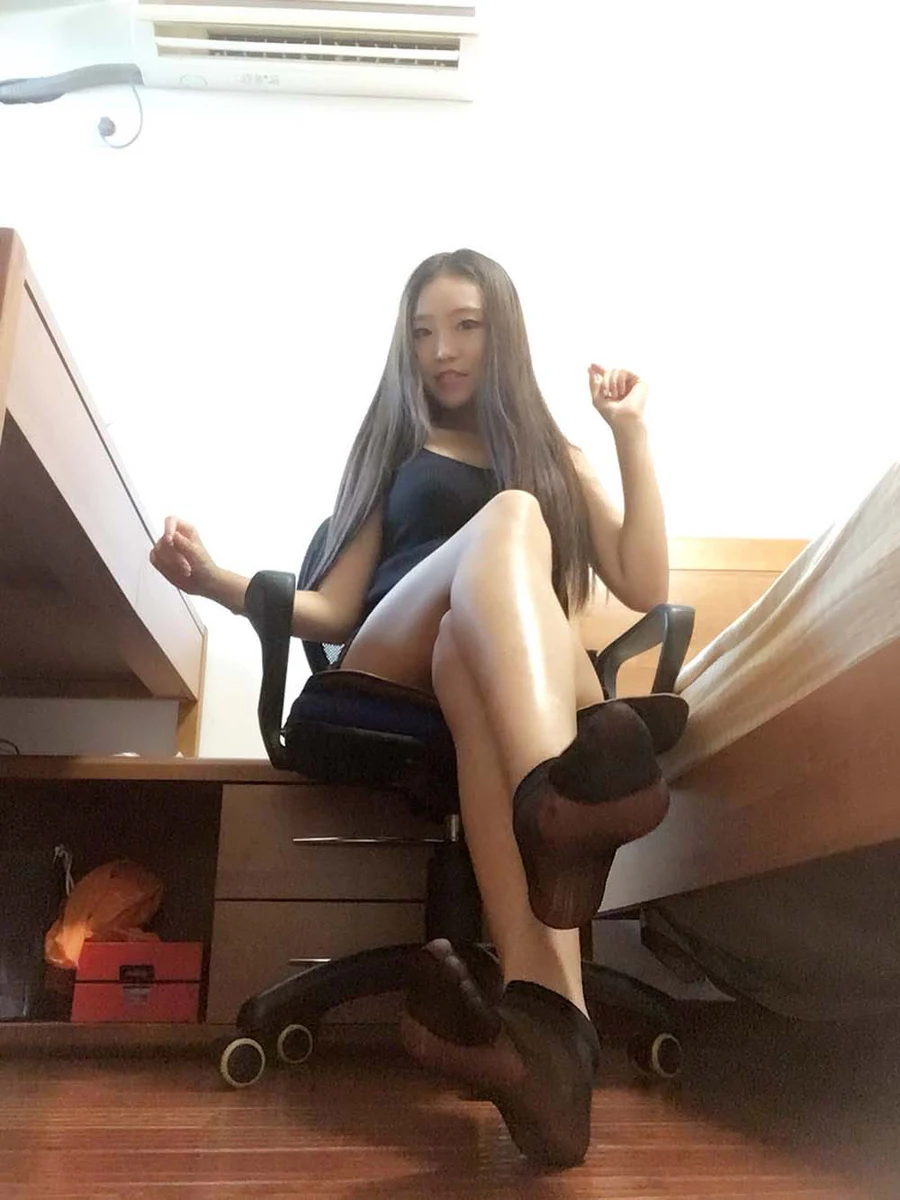 学妹校园寝室短丝系列010期 曾雨柔 XMXYDS学妹校园短丝-第2张