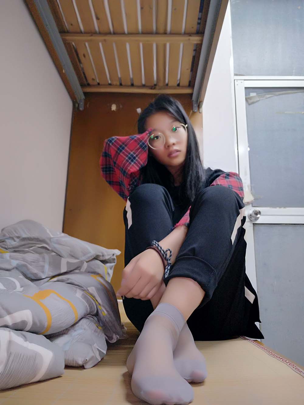 学妹校园寝室短丝系列006期 洪婷婷 XMXYDS学妹校园短丝-第1张