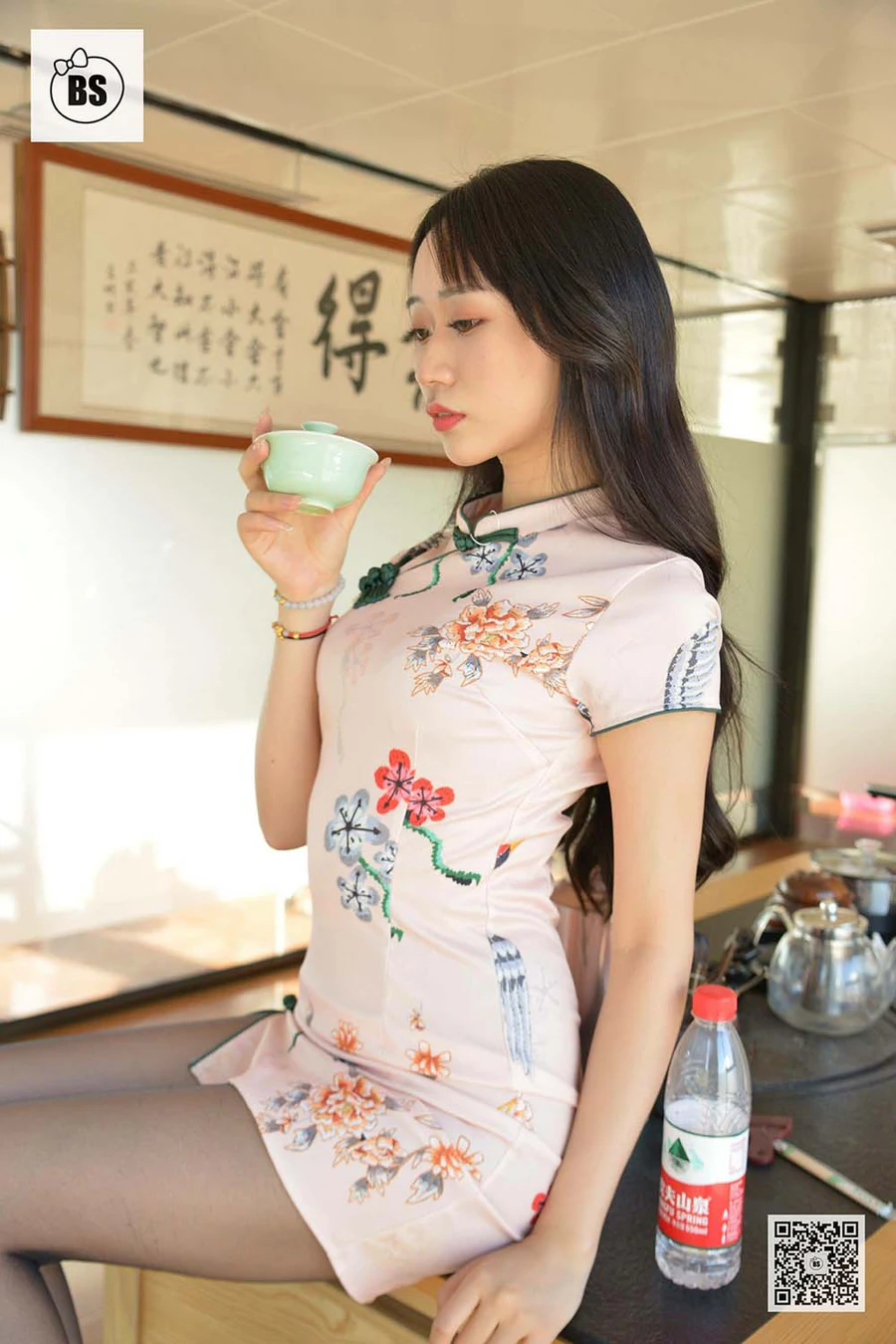 [我丝你想]MX014 美西 新来的女助理4 WSNX我丝你想-第1张