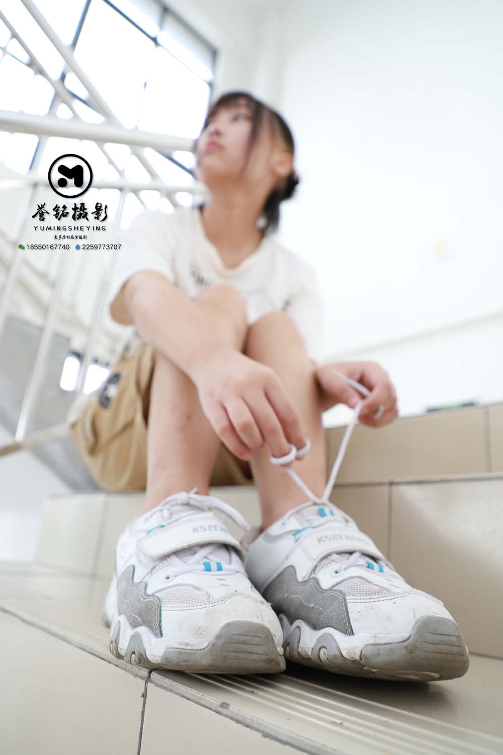 [誉铭传媒]袜足摄影 2020年 NO.030 楼梯间里的裸足 YMCM誉铭传媒-第1张